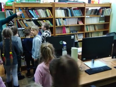 Literatūrinis rytmetis „Lapiuko ir paspirtuko nuotykiai bibliotekoje“