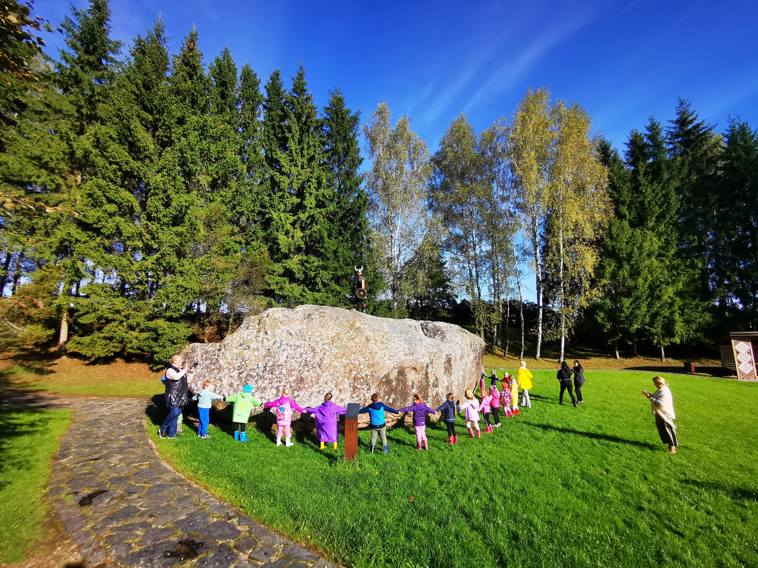 „Milžino jėga ir velnio pėdsakais“: sportinė išvyka ir pažintinis žygis