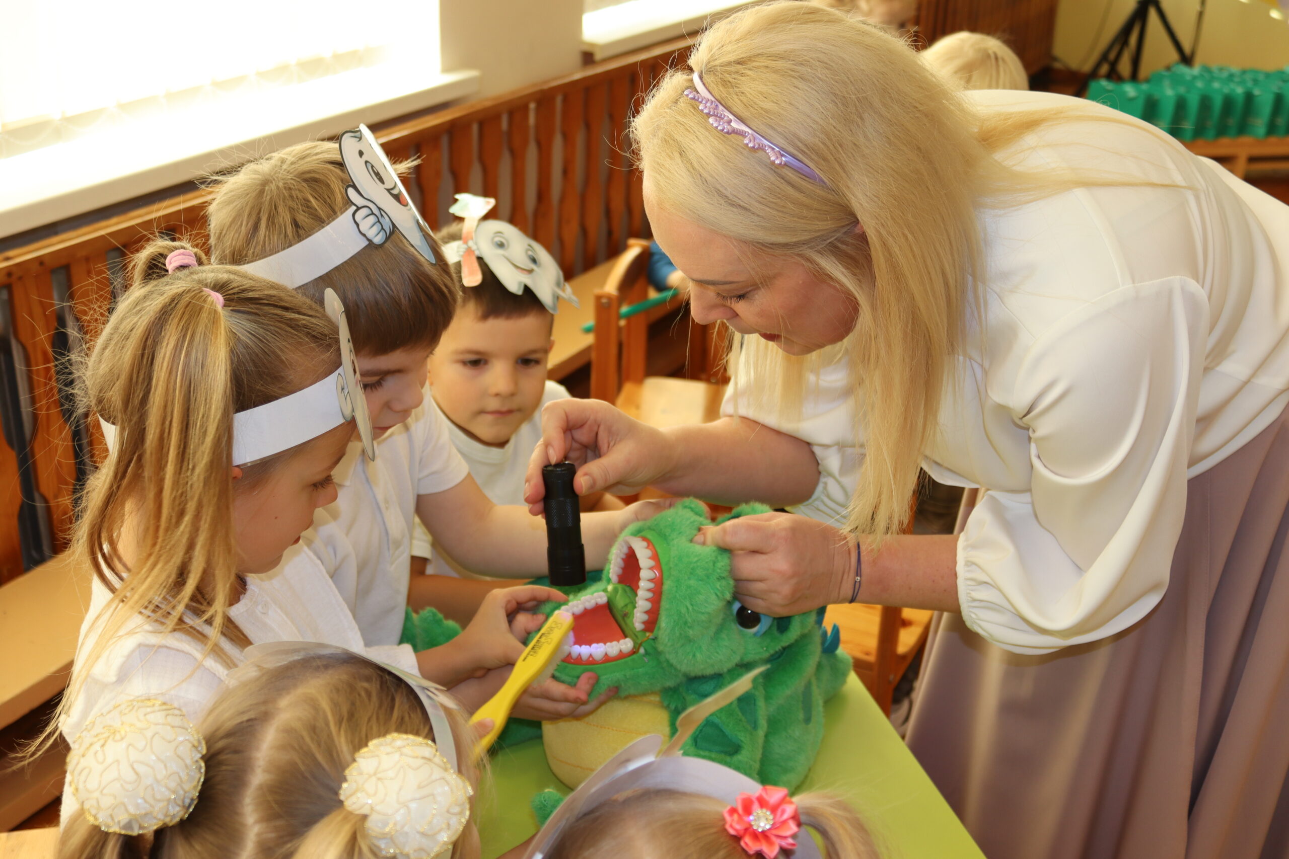 „Sveikų dantukų karalystėje“ – smagus ir naudingas susitikimas