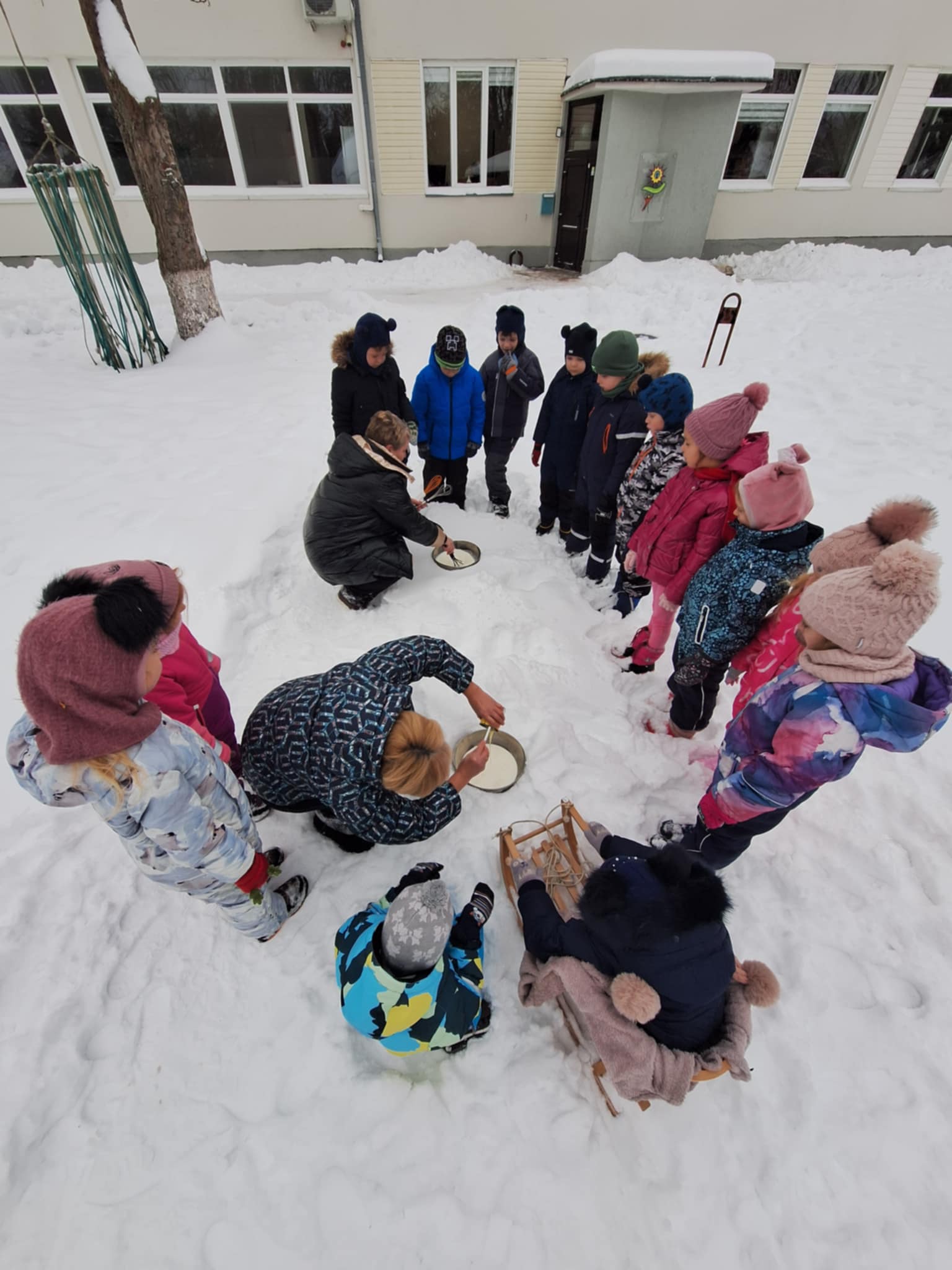 „Ledai ant sniego” „Ledai ant sniego”