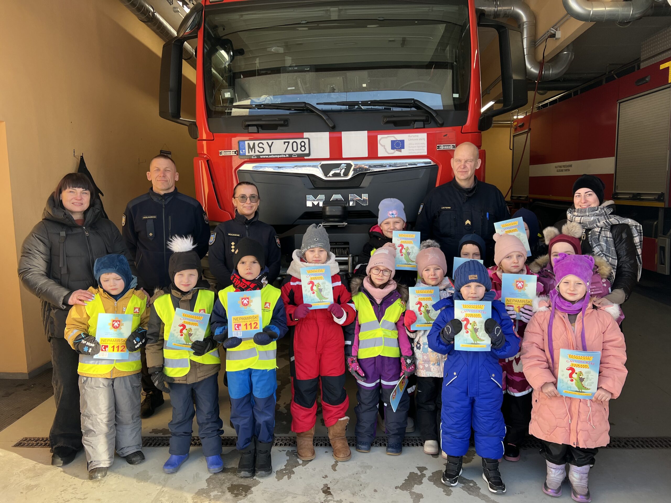 Išvyka į priešgaisrinę gelbėjimo tarnybą Išvyka į priešgaisrinę gelbėjimo tarnybą